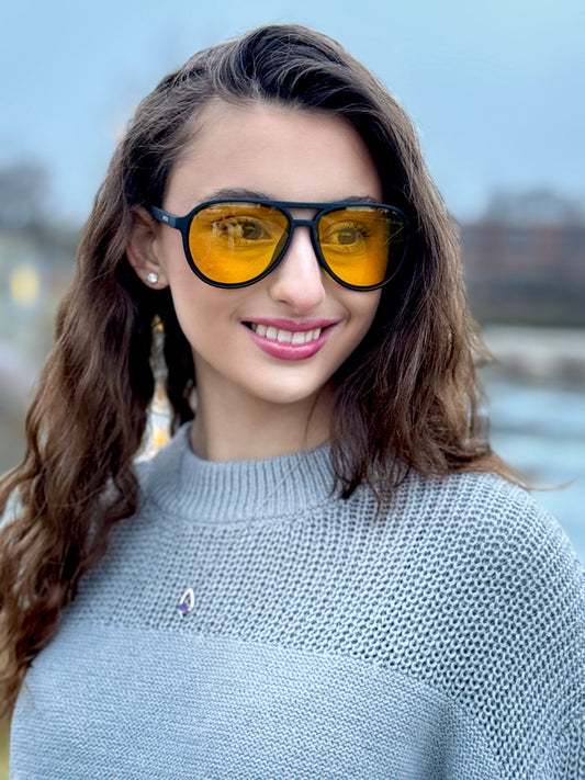 Capes and Shades: A Dual Awakening of Autumn and Winter Aura